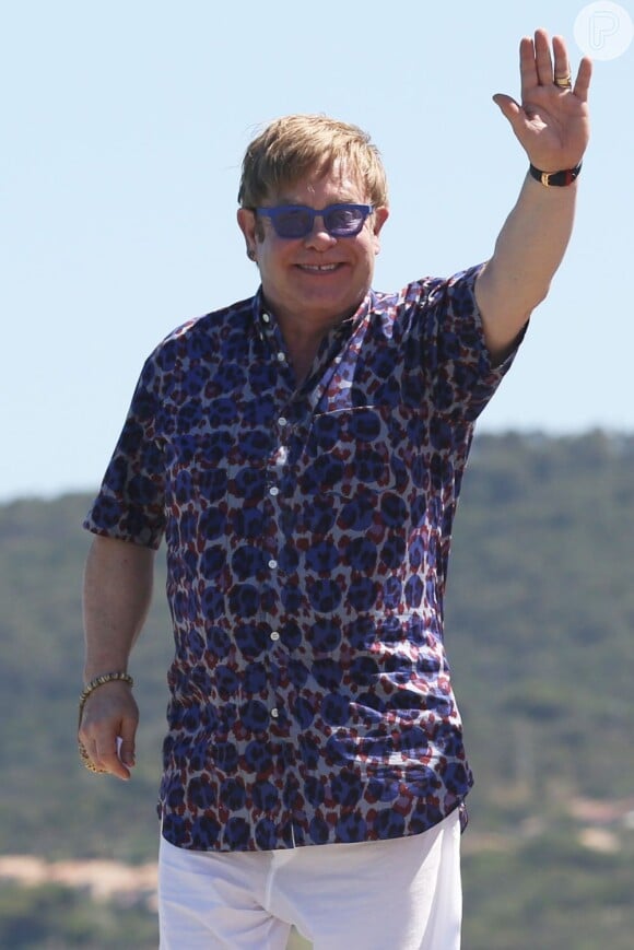 Jornal americano afirma que Elton John é pai pela segunda vez, em 10 de janeiro de 2013