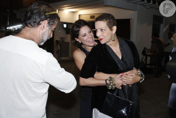 Betty Lago vai à festa de Claudia Jimenez no Rio (Foto: Alex Palarea e Roberto Filho)