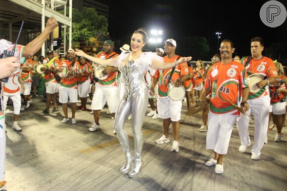 Christiane Torloni, rainha de bateria da Grande Rio, participa de ensaio técnico do Carnaval 2014 na Marquês de Sapucaí, no Rio de Janeiro, em 9 de fevereiro de 2014