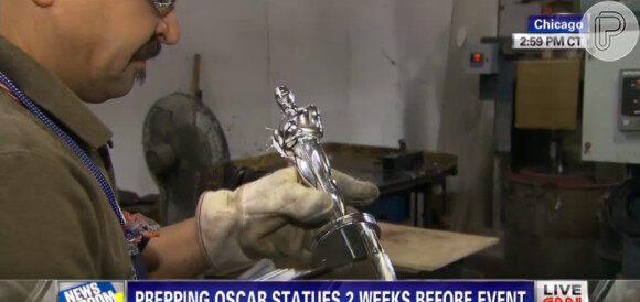 Em uma matéria sobre as estatuetas do Oscar, a rede de TV americana 'CNN' ' mostrou como são feitas as estatuetas do Oscar