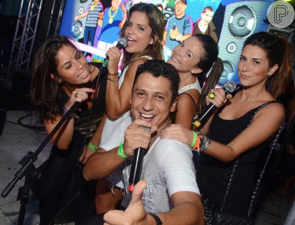 Fernanda Paes Leme e suas amigas se divertem ao som de MC Leozinho