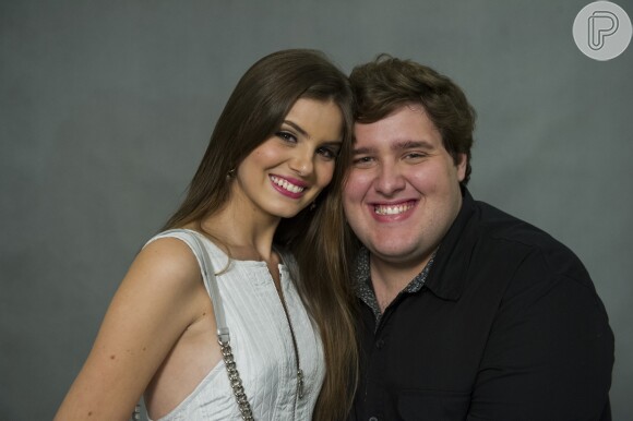Felipe Hintze atuou com a atriz Camila Queiroz na novela 'Verdades Secretas', exibida em 2015 na Globo
