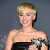 Nas redes sociais, o novo visual de Katy Perry foi comparado a Miley Cyrus