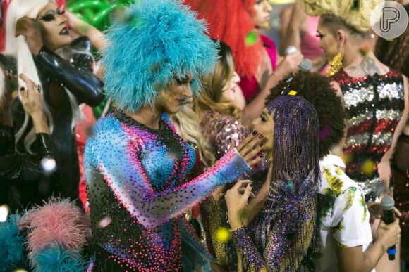 Rodrigo Hilbert, de drag queen, deu beijão na mulher, Fernanda Lima, no programa 'Amor & Sexo'