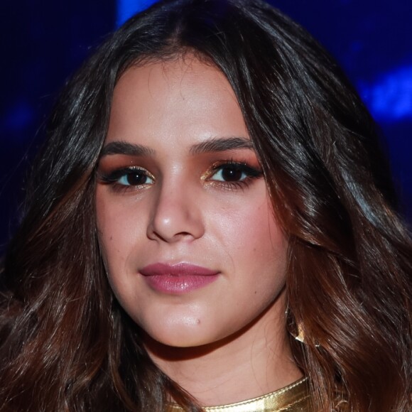 Bruna Marquezine vai ter aulas particulares de inglês e espanhol bancadas pelo namorado, Neymar, durante sua passagem pela Europa. Jogador incentivou a atriz a tirar período sabático