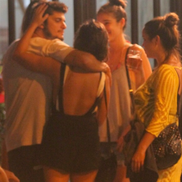 Gissoni foi visto em clima íntimo com uma mulher em um bar do Leblon, na zona sul do Rio