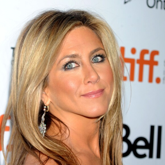 A última vez que Jennifer Aniston falou com Brad Pitt foi em seu aniversário, em fevereiro