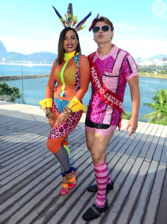 Anitta e David Brazil se encontraram no Bloco das Poderosas