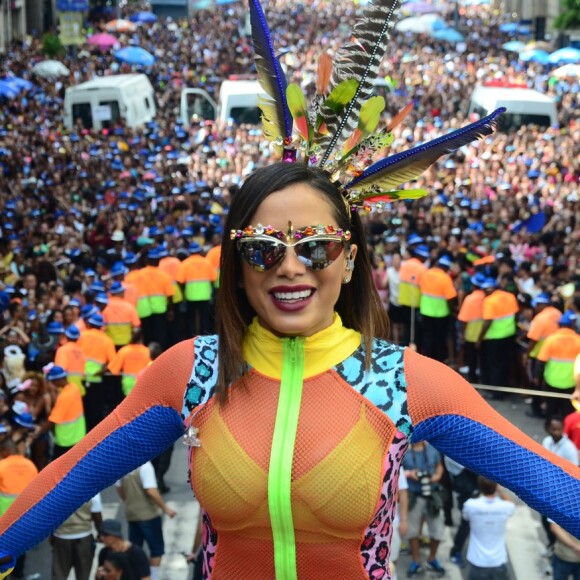 Anitta comandou o Bloco das Poderosas, na manhã deste sábado, 4 de março de 2017, no Rio de Janeiro