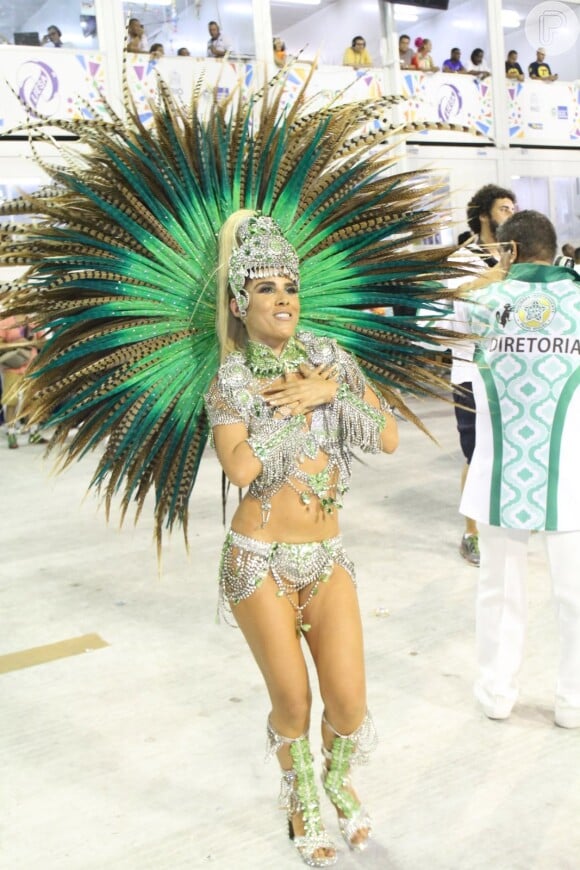'Wanessa Camargo deseja toda a sorte do mundo para o desfile deste sábado', finalizou o comunicado
