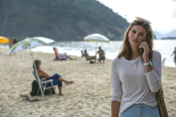 Camila Queiroz exibe cabelo mais curto em primeiro dia de gravação como a personagem Luiza na novela 'Pega Ladrão', próxima trama das sete da TV Globo