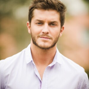 O seriado com o galã tem estreia prevista para o segundo semestre