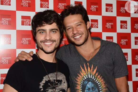 Guilherme Leicam e Fernando Rodrigues desfilaram nesta terça-feira (18) no Mega Polo Moda, em São Paulo