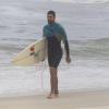 Cauã Reymond surfou na praia da Barra da Tijuca, Zona Oeste do Rio, na tarde desta quarta-feira, 19 de fevereiro de 2014