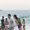 Malvino Salvador e Kyra Gracie, grávida do ator, deixam praia no Rio de Janeiro