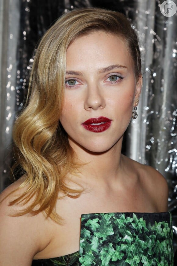 Scarlett Johansson brilhou na première do filme 'Hitchcock', em Nova York, em 18 de novembro de 2012