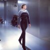 Gisele Bündchen desfilando pela Balenciaga na semana de moda de Paris