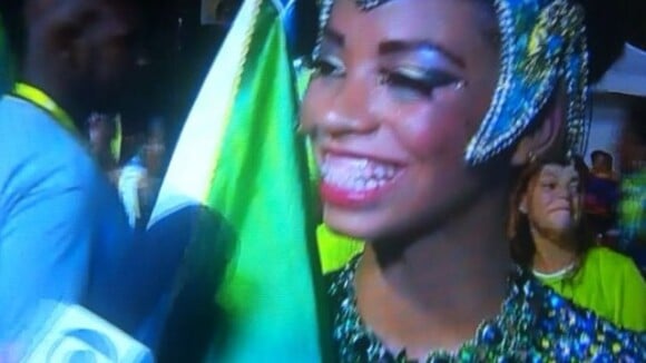 Neta de Martinho da Vila, Dandara estreia como 1ª porta-bandeira no Carnaval