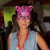Fernanda Paes Leme entrou no clima de Carnaval com sua máscara de oncinha