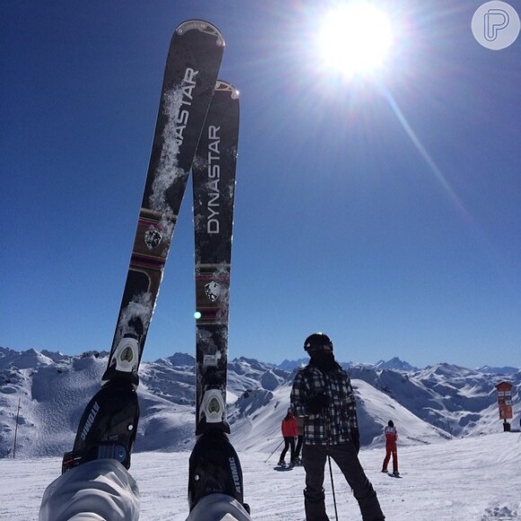 Fiorella Mattheis competilhou fotos na estação de esqui