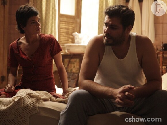 Toni (Thiago Lacerda) resolve dar um tempo no relacionamento com Gaia (Ana Cecília Costa) antes de saber que ela está doente, em 'Joia Rara'