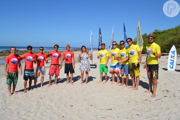 Fernanda Gentili comanda a competição entre duas equipes de surfistas no 'Nas Ondas', na Costa Rica