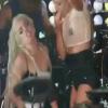 Lady Gaga toca bateria em show e recebe 'vômito' de performer nos Estados Unidos