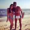 Carolina Portaluppi e o pai, o ex-jogador de futebol Renato Gaúcho, posam juntos na praia, programa predileto dos dois. O corpão da moça foi alvo de uma proposta da revista masculina 'Playboy'