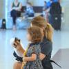 Grazi Massafera embarca com a filha, Sofia, de 1 ano e 10 meses, no aerporto Santos Dumont, no Rio de Janeiro, nesta terça-feira, 18 de março de 2014