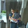 Grazi Massafera embarca com a filha, Sofia, de 1 ano e 10 meses, no aerporto Santos Dumont, no Rio de Janeiro, nesta terça-feira, 18 de março de 2014
