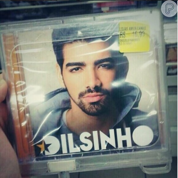 Joe Jonas publicou em seu Instagram uma foto do CD de Dilsinho e escreveu na legenda: 'Drake + Joe = Doe'