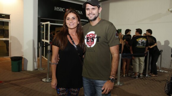 Giovanna Antonelli curte show do Guns N' Roses com o marido, Leonardo Nogueira