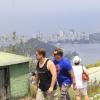Russell Crowe visita Mirante Dona Marta, na comunidade Santa Marta, em Botafogo, Zona Sul do Rio, em 21 de março de 2014