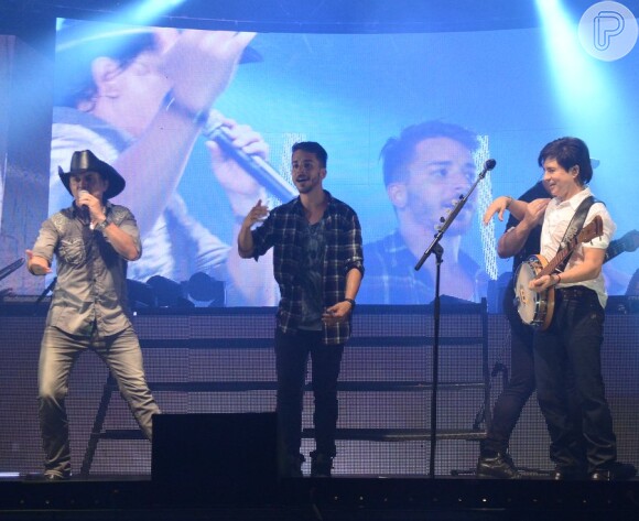 Junior Lima se apresentou no show de Chitãozinho & Xororó na noite desta sexta-feira (21 de março de 2014)