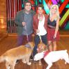 Bruno Gagliasso foi o convidado especial da tarde desta quarta-feira, 26 de março de 2014, do 'Vídeo Show' e recebeu uma surpresa carinhosa: a visita de sua mulher, Giovanna Ewbank, e de 3 de seus cachorros