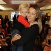 Davi Lucca, filho de Neymar, vai a evento em São Paulo com a mãe, Carolina Dantas