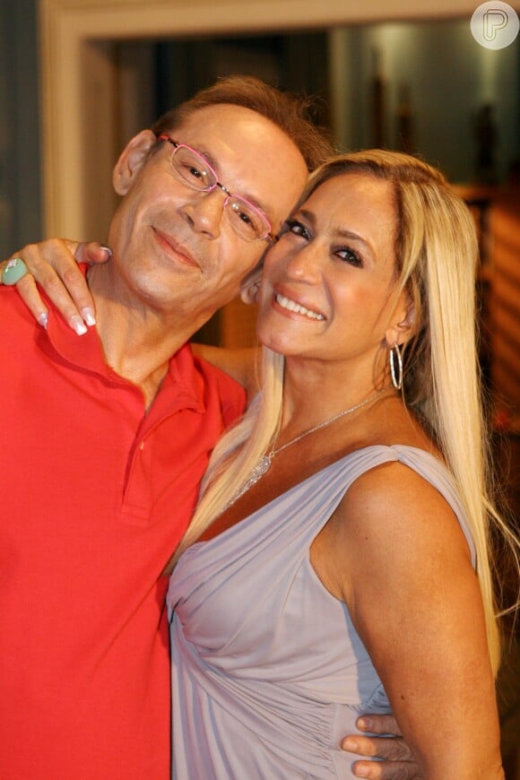 José Wilker e Susana Vieira trabalharam juntos em diversas tramas. na imagem, os atores posam como Macieira e Branca, personagens da novela 'Duas Caras' (2008)