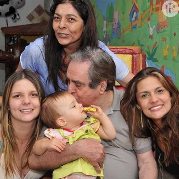 Paula Barbosa é neta do autor de 'Meu Pedacinho de Chão', Benedito Ruy Barbosa. 'Me dá dicas valiosas', diz a atriz, que foi convidada pelo avô para fazer Gina