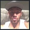 Já Neymar postou um selfie quase com a mesma hashtag de Bruna: 'Esse é teu'