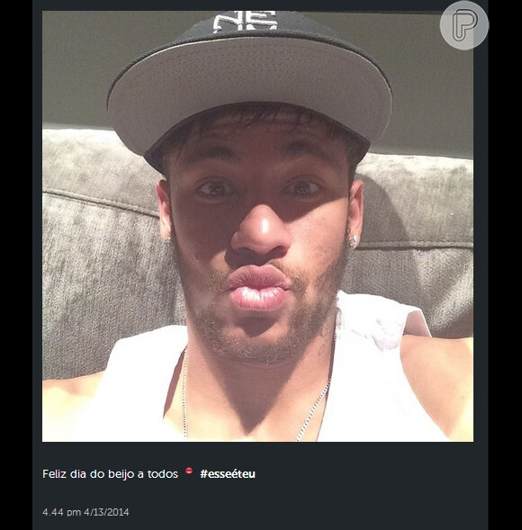 Já Neymar postou um selfie quase com a mesma hashtag de Bruna: 'Esse é teu'