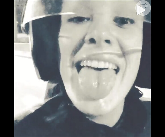 Fiorella Mattheis publicou um vídeo em seu Instagram em que aparece indo de mototáxi para o aeroporto