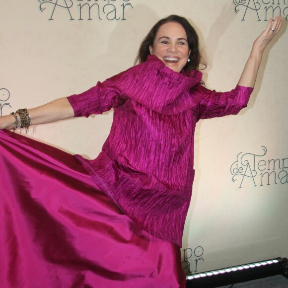 Regina Duarte se reuniu com outros atores do elenco de 'Tempo de Amar' na Confeitaria Colombo, no Centro do Rio de Janeiro, na noite desta terça-feira, 29 de agosto de 2017