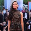 A atriz Hong Chau vestiu Elie Saab pré-outono 2017 no Festival de Cinema de Veneza nesta quarta-feira, 30 de agosto de 2017