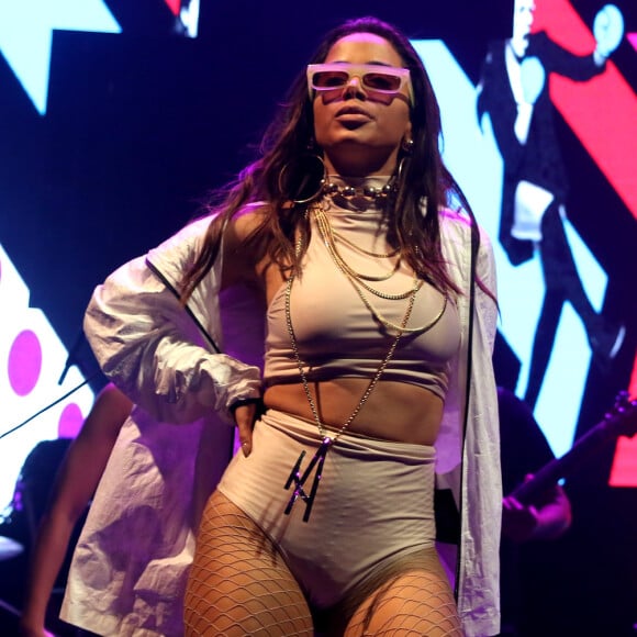 Anitta embala fãs com sucessos e exibe boa forma em apresentação na boate Villa Mix, no bairro da Vila Olímpia, em São Paulo, na madrugada desta quinta-feira, 31 de agosto de 2017
