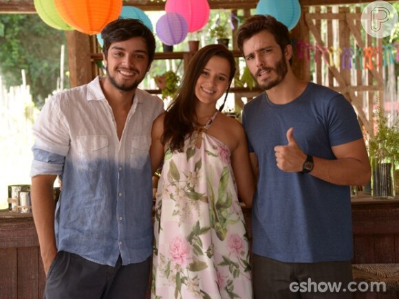 Sandra (Karen Coelho) se harmoniza com os sobrinho Marlon (Rodrigo Simas) e William (Thiago Rodrigues) no último capítulo de 'Além do Horizonte'
