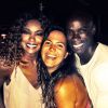 Cris Vianna posa com o namorado e a promoter Carol Sampaio na festa de 28 anos de Lela Gomes, no Clube Oficial dos Bombeiros