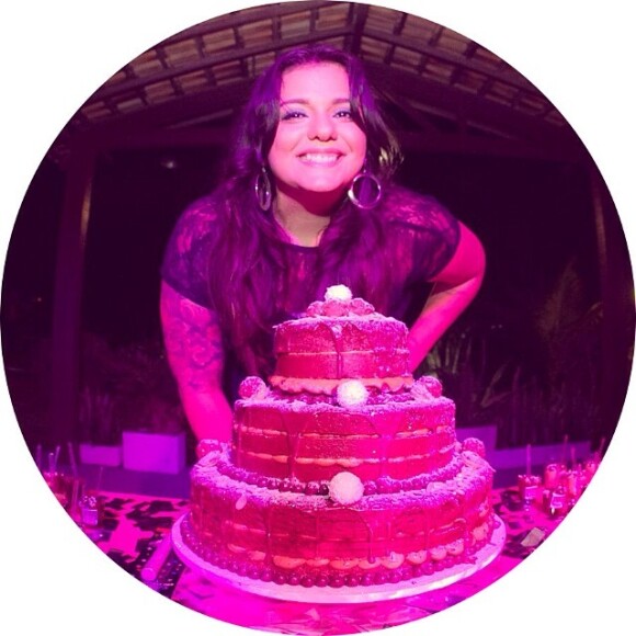 Lela Gomes, filha do diretor Papinha, comemorou 28 anos com uma festa no Clube Oficial dos Bombeiros neste sábado, 3 de maio de 2014