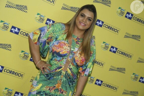 Preta Gil posa antes de cantar na edição Carioca da festa "Parada Musical", dos Correios