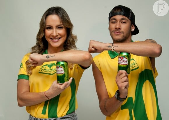 Claudia Leitte e Neymar fotografam campanha do Guaraná Artártica
