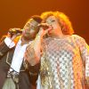 Jair Rodrigues canta com Alcione durante show
